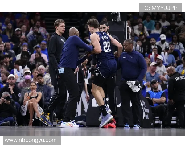 森林狼与爵士激战正酣腾讯直播全程带你领略精彩瞬间